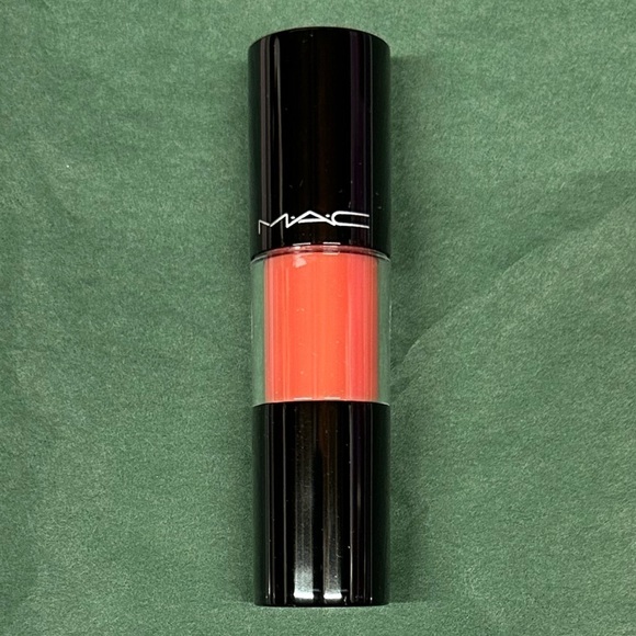 MAC *Shock It To Me* Versicolour Varnish Cream Lip Stain .28 fl oz - Picture 1 of 5
